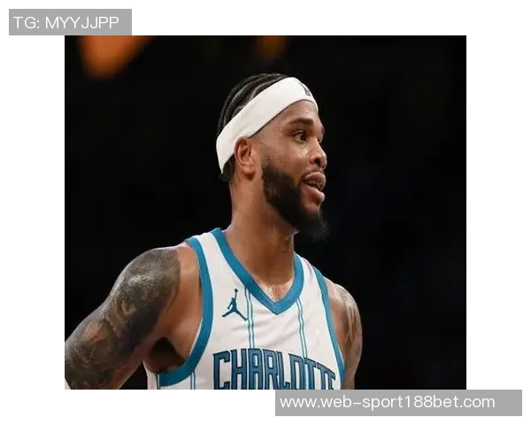 迈尔斯布里奇斯高效表现13投7中砍下20分3篮板4助攻2盖帽三分球命中率出色