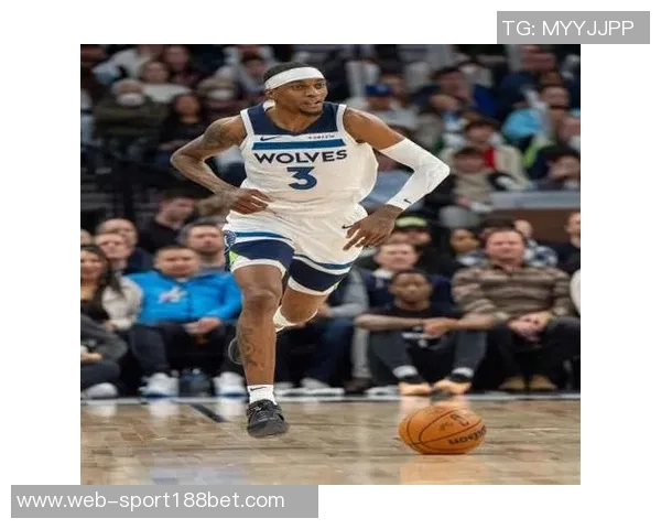 麦克丹尼尔斯高效表现16投7中贡献18分6篮板6助攻助球队取得胜利